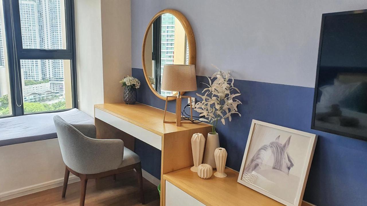 Klcc Ceylonz Suites, By Twofive *